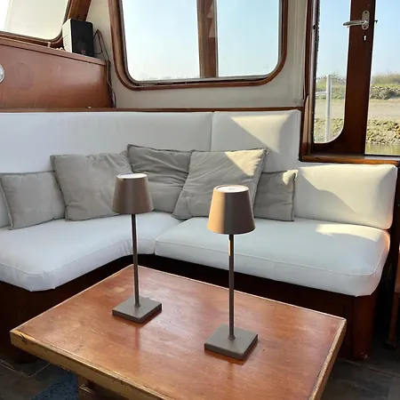 La Vedette Hollandaise Botel