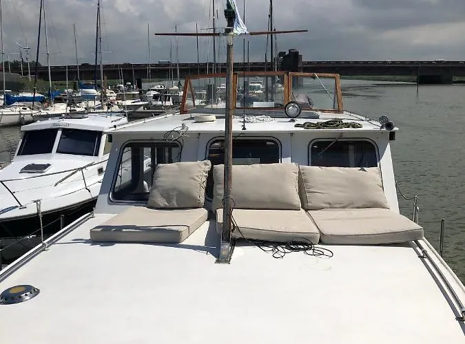 La Vedette Hollandaise Botel *