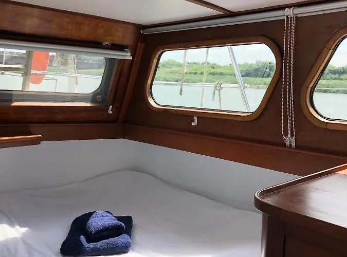 La Vedette Hollandaise Botel *