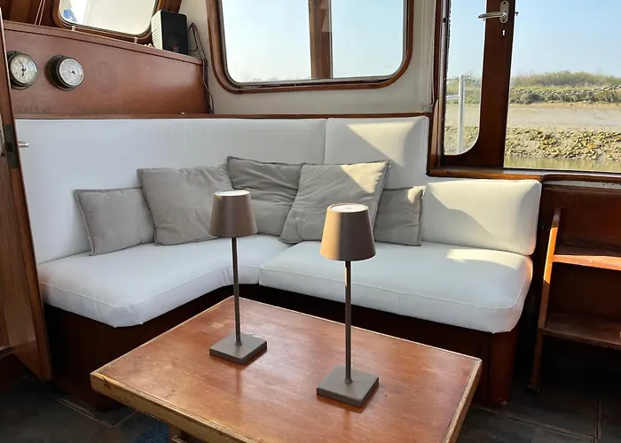 La Vedette Hollandaise Botel